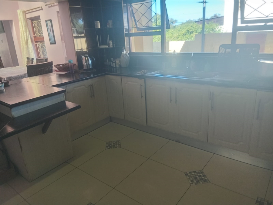 To Let 4 Bedroom Property for Rent in Buffalo Flats Eastern Cape